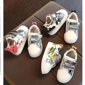 Kids flower decor shoes with a Velcro straps